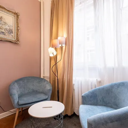 Apartment Cute And Cozy 1bd In The City Center