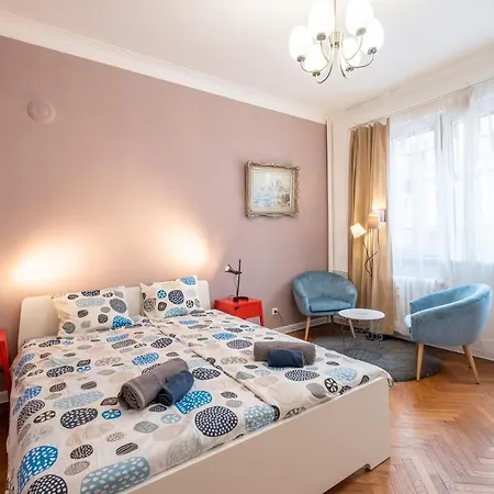 Cute And Cozy 1bd In The City Center Апартамент София