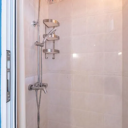 Апартамент Cute And Cozy 1bd In The City Center